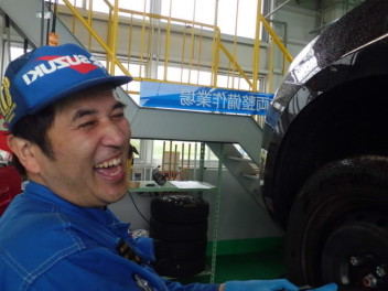 新しいサービススタッフの紹介！！