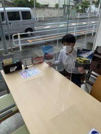 アクリルパーテーション設置いたしました。