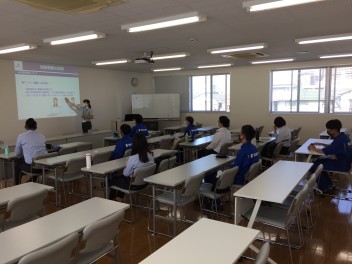 新入社員「学問の秋」