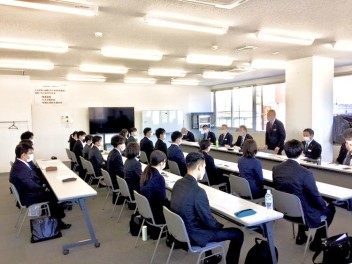 仕事報告会を実施しました