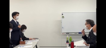 仕事報告会を実施致しました！