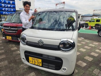 １８５ｃｍのスタッフが車で横になってみました③ワゴンRスマイル編