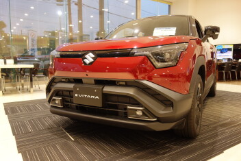 スズキ初のＥＶ　ｅＶＩＴＡＲＡ発売！！