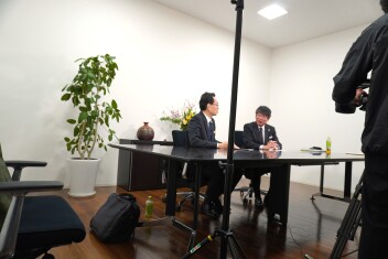 吉村社長！テレビに出ます！　就活おたすけマン　情熱リーダーズ