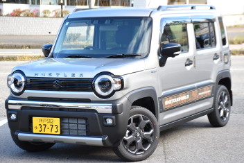 ハスラーの試乗車が届きました！！