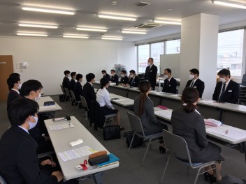 新入社員による【仕事報告会】を行いました！