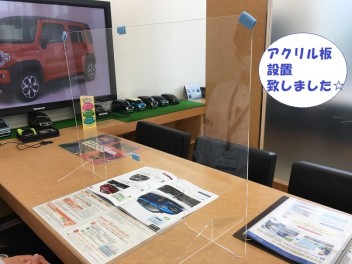 アクリル板設置致しました！