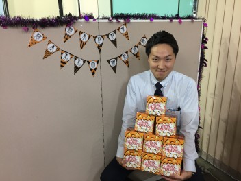 １０月６日から８日の３連休は、＜＜秋の人気車ラインアップフェア＞＞ご成約プレゼントがあります！ぜひご来店くださいませ。