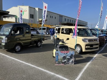 JAやつしろ主催の自動車農機展示会が開催されました。