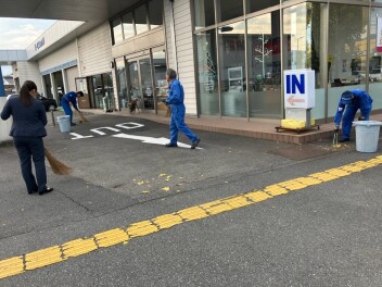 朝清掃を行いました☆