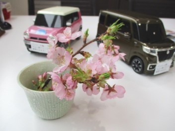 ４月　自動車保険・ネットで在庫検索・サポカー補助金