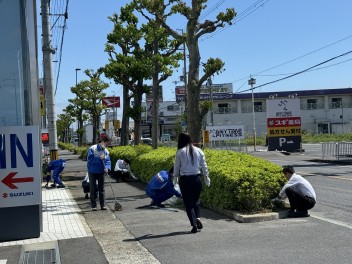 スズキアリーナ堅田の周辺を朝に清掃しました！