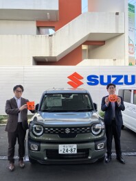 クロスビー試乗車あります！