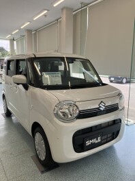 ワゴンRスマイル　展示中です！！