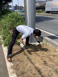 拠点周辺の清掃を行いました！