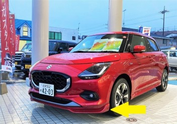 堅田店の新型スイフトはオシャレにドレスアップ♪