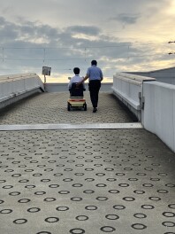 【坂も得意だ！セニアカー！！】