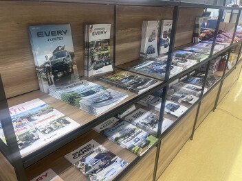 半田店のラックやデスクが新しくなりました！