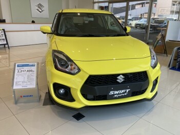 スイフトスポーツ標準車、店頭にご用意しております！！