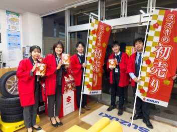 「乞うご期待！1月4日～12日初売り開催！のご案内」と冬季休業案内