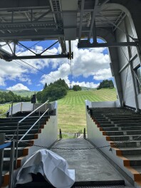 こんにちはフロント風間です