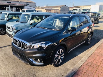 お得なＳＸ４　Ｓ－ＣＲＯＳＳ！！明日から展示予定！！！！！