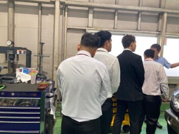 整備職☆夏の会社見学会を開催しました☆