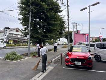 拠点周辺の清掃を行いました！