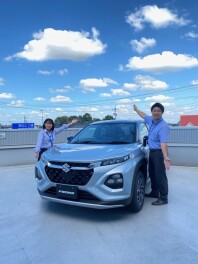 ついに試乗車で登場・・・