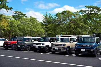 新型クロスビーキャラバン隊出動！