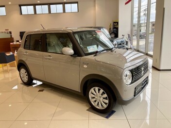 ラパン ハイブリッドＸ 展示中！