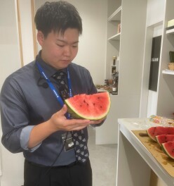 新人君がんばってます(´ー｀)