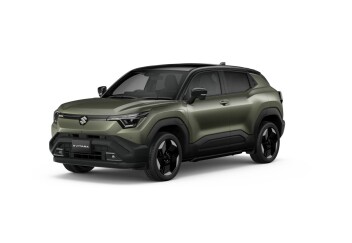 スズキの電気自動車、eビターラの人気色ランキングをご案内！