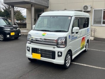 24時間テレビ　福祉車両の贈呈