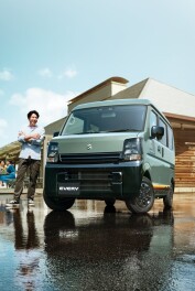 エブリイ　Ｊリミテッド　新登場