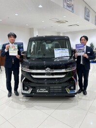 スペーシアカスタムの展示車が入りました！！