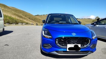 社用車スイフトになりました