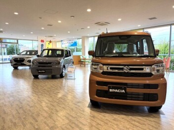 展示車たくさんふえました♪